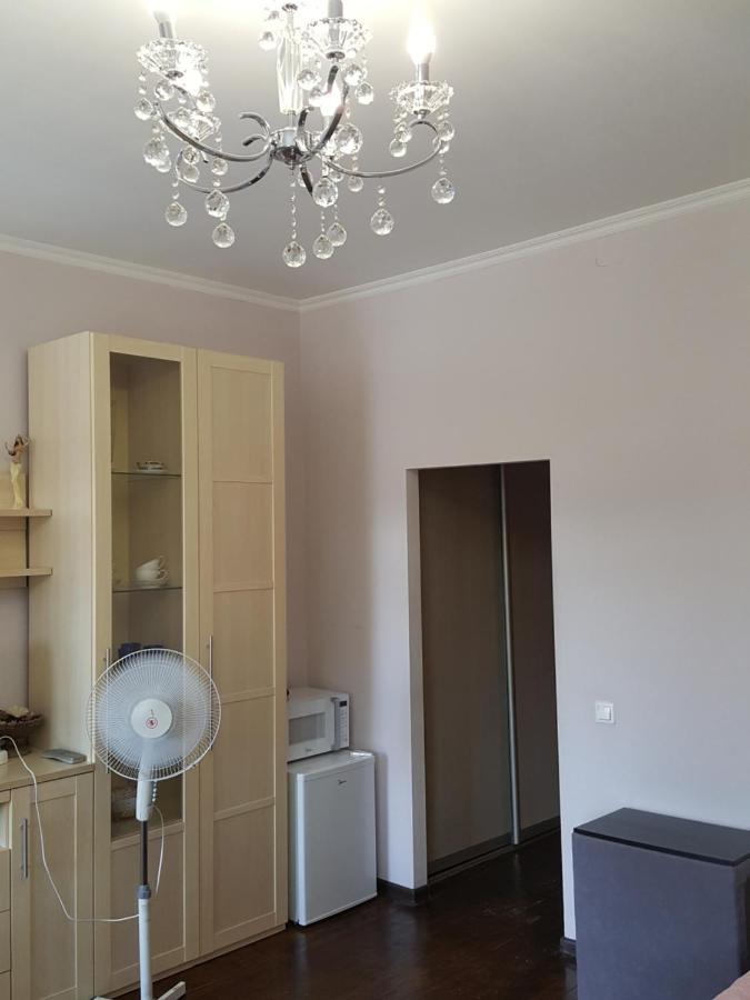 Абазинская 35 Sukhumi Exterior foto